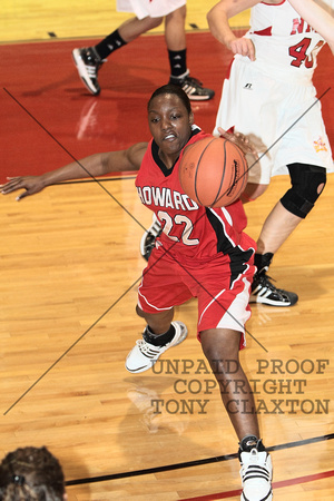 Kenyetta Colbert Trying To Save The Ball From Going Out Of Bounds