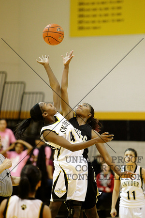 Diamonique Mayes Jumping For The Tip