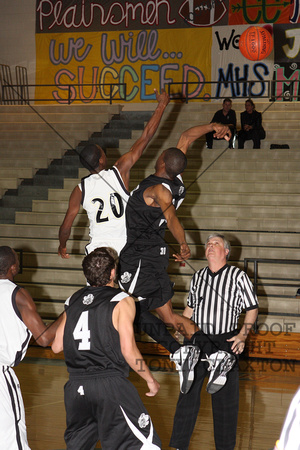 Tyrone Jumping For The Tip