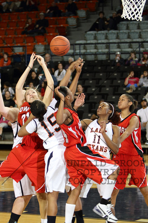 Kelsey Murgel And DJ Fountain Fighting For The Rebound