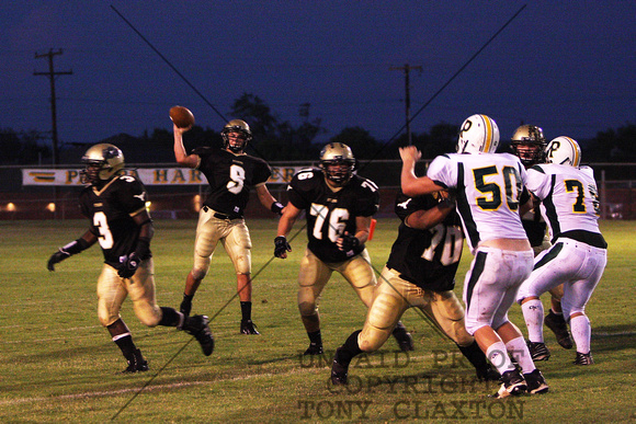 Matt Passing With Monte, Kyler and Derrick Blocking