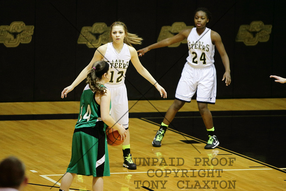 Alexis Cansino And Diamonique Mayes Guarding