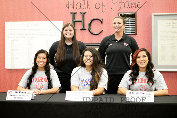 Lani Munoz, Elizabeth Torres And Alyssa Rangel With Coaches Kaycee Taylor And Kelly Raines