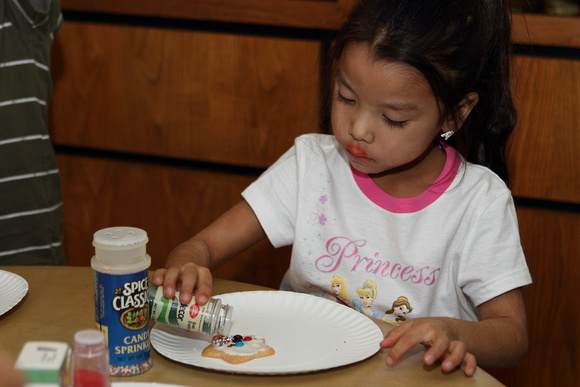 Kaylee Decorating Cookies