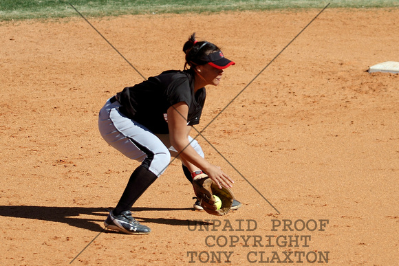 Olive Naotala Fielding A Ball At Shortstop