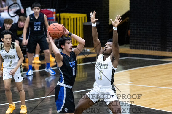 Isaiah Holloway