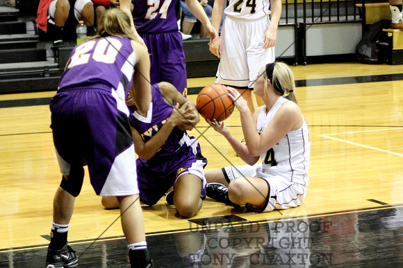 Cerbi With The Loose Ball