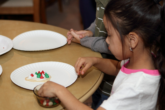 Kaylee Decorating Cookies