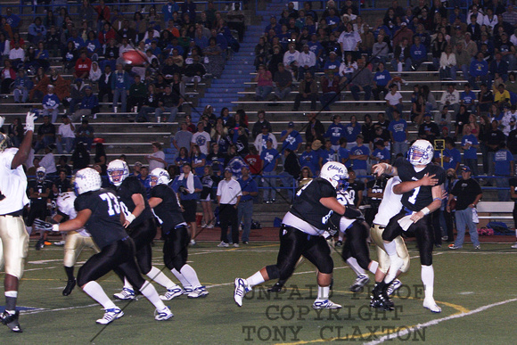 Unknown Steer Hurrying The Lakeview Quarterback